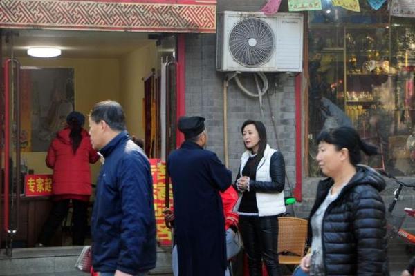农村好多算命的啊