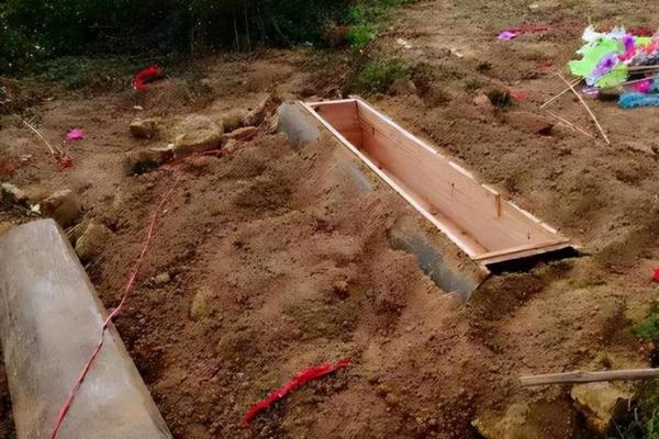 墓地风水么能让死者保护活人吗