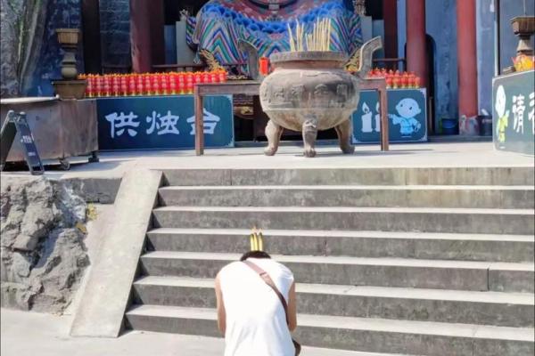 泰山月老庙求姻缘 泰山月老庙求姻缘怎么求？
